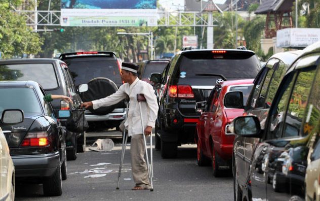 Pengemis di Jakarta Bisa Didenda Rp. 20 Juta !
